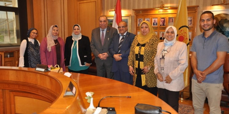 تمريض جامعة حلوان تحتفي بـ ممدوح مهدي