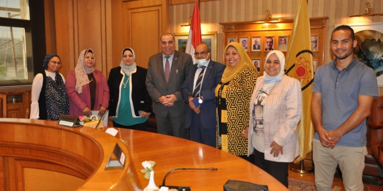 تمريض جامعة حلوان تحتفي بـ ممدوح مهدي