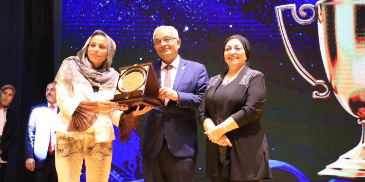 “التعليم” تكرم الطلاب الفائزين في مسابقة “تحدي القراءة العربي”