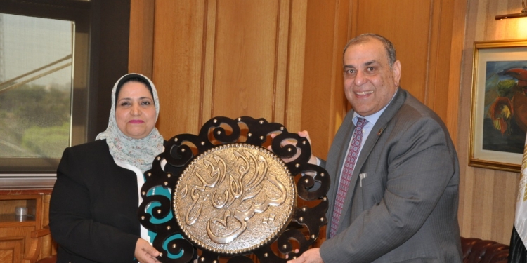 تمريض جامعة حلوان تحتفي بـ ممدوح مهدي