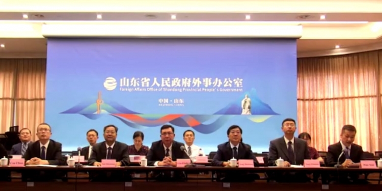 برنامج تدريبي لطلاب الصيدلة والعلاج الطبيعي بالجامعة المصرية الصينية وجامعة شاندونج الصينية