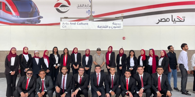 طلاب جامعة القاهرة يشاركون في فعاليات افتتاح محطة عدلي منصور المركزية