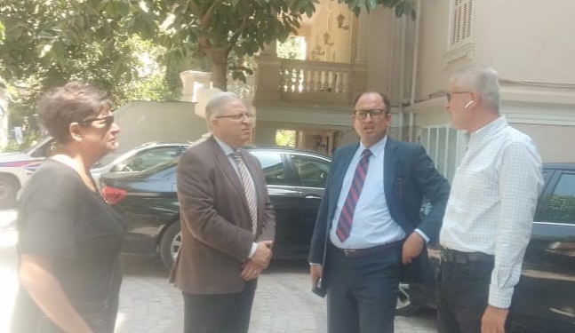 نائب رئيس جامعة حلوان يجري جولة لتفقد اختبارات القدرات بالكليات