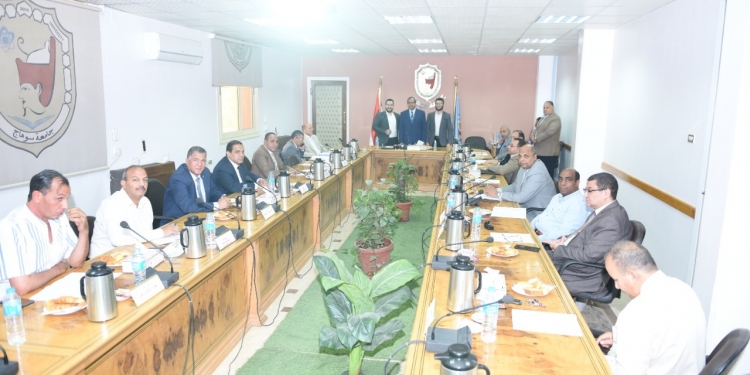 تعاون بين جامعة سوهاج ووزارة الاتصالات لنشر ثقافة ريادة الأعمال