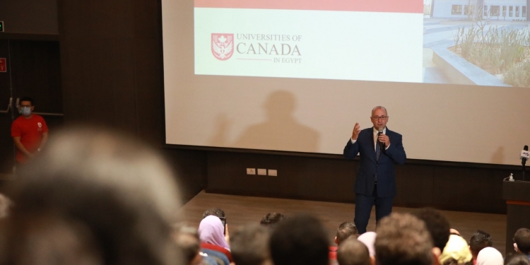إقبال كبير من الطلاب للتقديم في فروع جامعتي رايرسون والأمير إدوارد بالقاهرة ضمن فعاليات اللقاء التعريفي