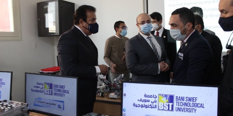 الجامعات التكنولوجية.. كفاءات بشعار «صنع في مصر»
