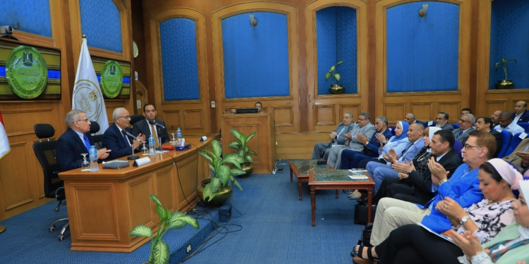 «التعليم» تقرر تفعيل التسجيل الإلكتروني للغياب أسبوعيًا