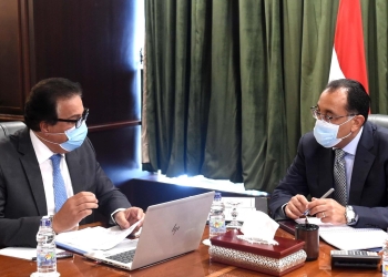 رئيس الوزراء يدرس مع وزير التعليم العالي تطبيق السنة التأسيسية بالجامعات الخاصة والأهلية