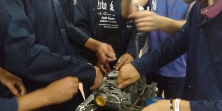 تدريب طلاب جامعة الدلتا التكنولوجية في مراكز صيانة للسيارات