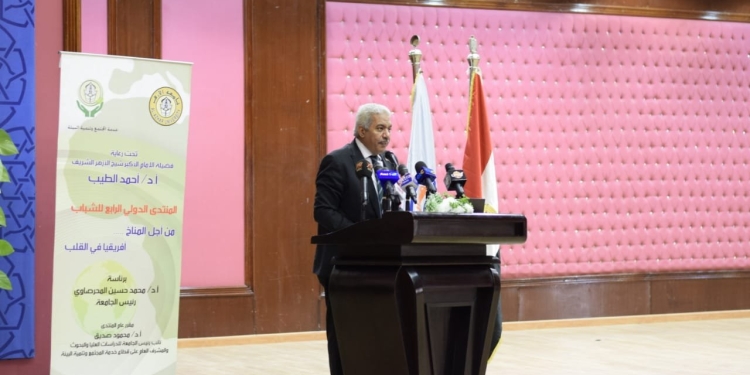 نائب رئيس جامعة الأزهر للدراسات العليا: الأزهر مهموم بماضي وحاضر ومستقبل هذا الوطن