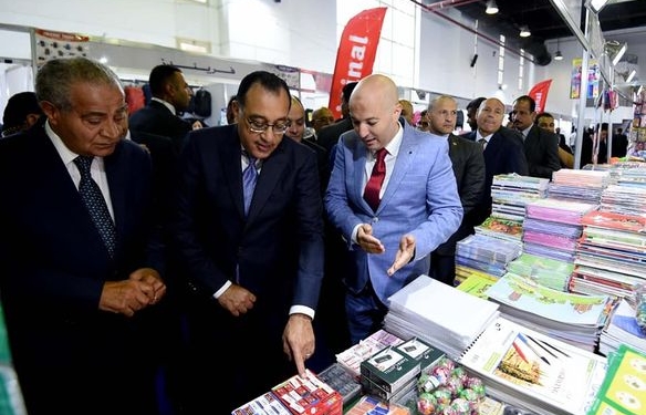 نكشف حقيقة بيع السلع والمنتجات بمعارض "أهلاً مدارس" بنفس أسعارها دون تخفيضات