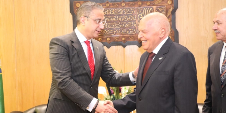 محافظ الفيوم يوافق على إنشاء مجمع طبي للمعلمين