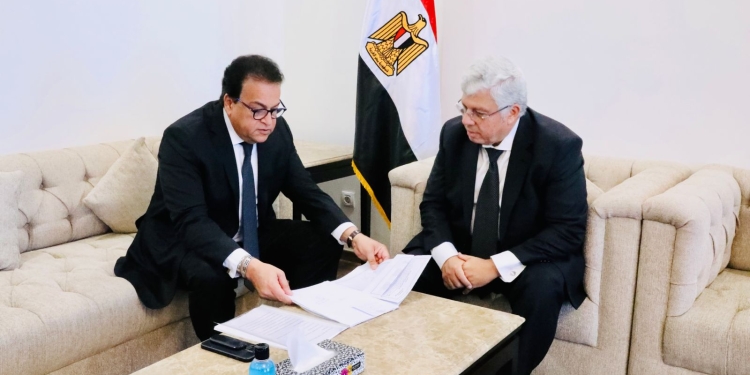 وزيرا الصحة والتعليم العالي يعقدان اجتماعًا لمناقشة الملفات المُشتركة