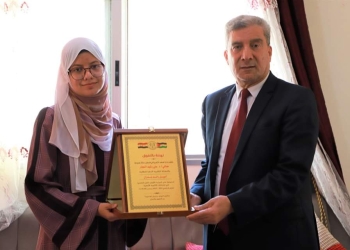 ﻿عميد المعاهد الأزهرية في فلسطين يُكرّم أوائل طلبة الثانوية الأزهرية 2022