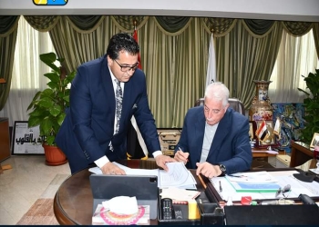 محافظ جنوب سيناء يعتمد نتيجة الدور الثاني للشهادة الإعدادية بنسبة نجاح 94.01 %