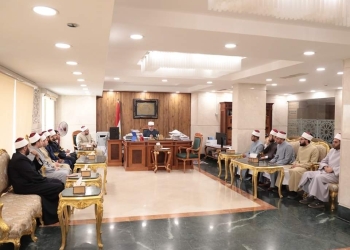﻿أمين «البحوث الإسلامية» يناقش مع شباب الباحثين بالمجمع خطة الإنتاج العلمي خلال المرحلة المقبلة