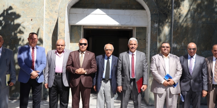 ﻿رئيس جامعة الأزهر يترأس اجتماع مجلس إدارة المركز الدولي الاسلامي للدراسات والبحوث السكانية