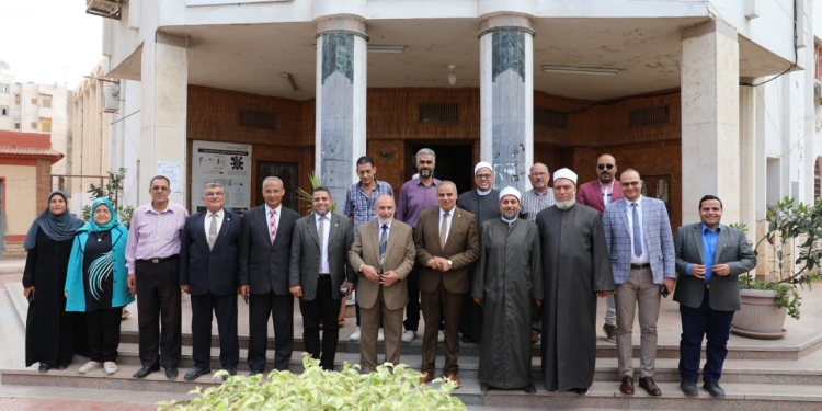 رئيس جامعة الأزهر يشيد بجهود المنظمة العالمية لخريجي الأزهر بدمياط