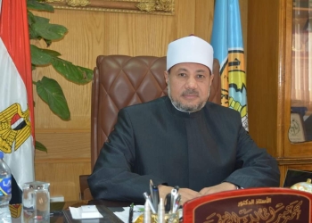 ﻿نائب رئيس جامعة الأزهر يهنئ العمداء الجدد ويوجه الشكر للعمداء المحالين للمعاش