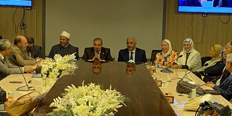 كلية طب الأزهر بالقاهرة تشيد بالإنجازات التي تحققت خلال فترة المحرصاوي رئيسا للجامعة