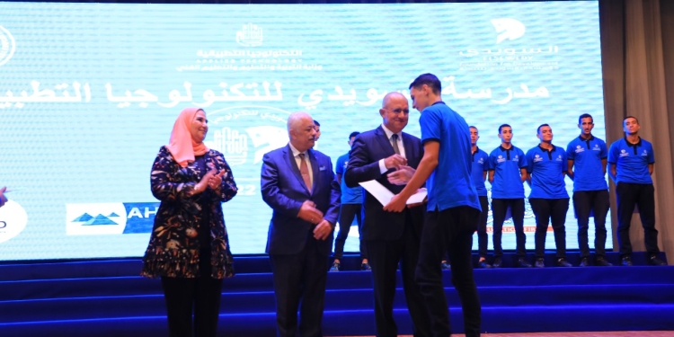 شوقى: تطوير التعليم الفني يعد استثمارًا في رأس المال البشري