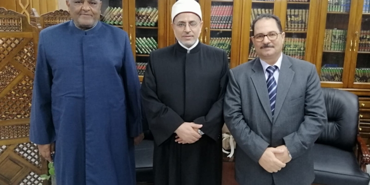 ﻿توافد المهنئين على مكتب رئيس جامعة الأزهر الجديد