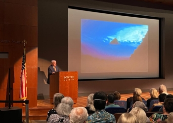 ﻿زاهي حواس يلقي محاضرتين بالولايات المتحدة الأمريكية ويوقع كتابه عن أهرامات الجيزة