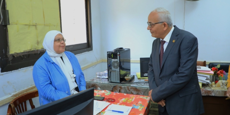 «حجازي» يوجه بتذليل العقبات والصعوبات أمام الطلاب