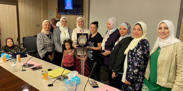 كلية طب بنات الأزهر تكرم أسر شهداء الجيش الأبيض وترسم البسمة على وجوه عائلاتهم