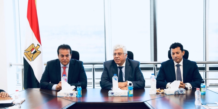 الاتحاد الرياضي للجامعات يناقش استعدادات بطولة الاسكواش بمشاركة 15 دولة 