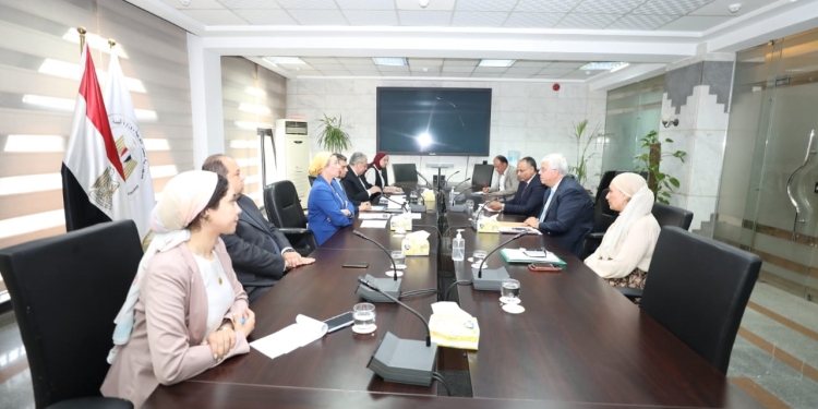 وزيرا التعليم العالى والبيئة يناقشان استعدادات مصر لمؤتمر تغير المناخ COP27