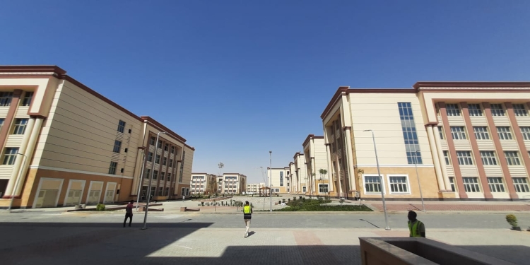 وزير التعليم العالي يتفقد جامعة بني سويف الأهلية