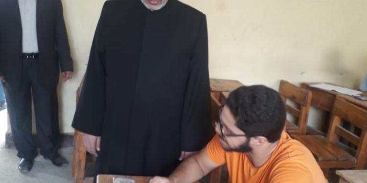 رئيس جامعة الأزهر يتفقد امتحانات الدور الثاني للشهادة الثانوية الأزهرية بمدينة نصر
