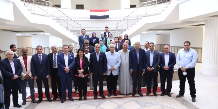 وزير التعليم العالي يتفقد جامعة المنوفية الأهلية