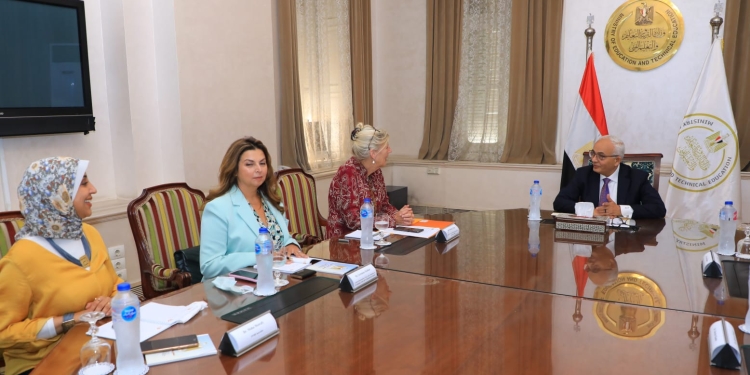 «حجازي» يلتقي ممثلة صندوق الأمم المتحدة للسكان في مصر لمناقشة التعاون المشترك