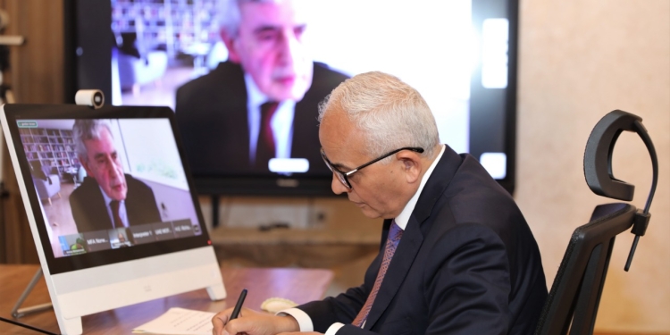 رغم الكسوف.. «التعليم»: تسجيل الغياب اليوم بالمدارس