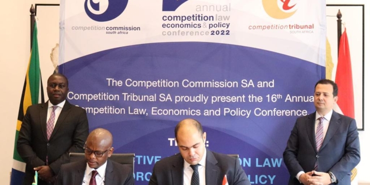 مصر وجنوب إفريقيا يوقعان مذكرة تفاهم لحماية المنافسة ومنع الممارسات الاحتكارية