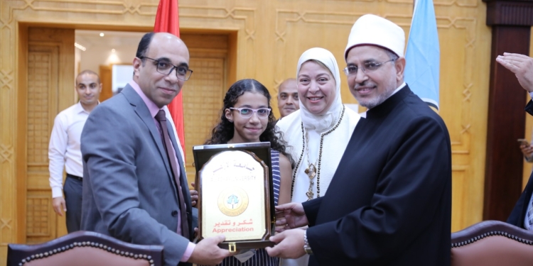 مجلس جامعة الأزهر يكرم الدكتور هاني عبد الجواد