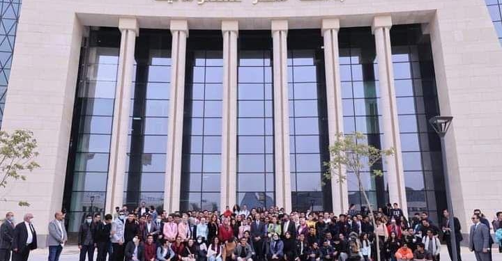 جامعة مصر للمعلوماتية تواصل تقديم منح مبادرة الرئيس لأوائل الثانوية العامة
