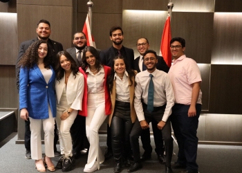 القصة الكاملة لخاتم المهندس المثير داخل أروقة مؤسسة الجامعات الكندية في مصر