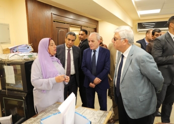 وزير التعليم العالي يتفقد مقر مكتب التنسيق بجامعة عين شمس