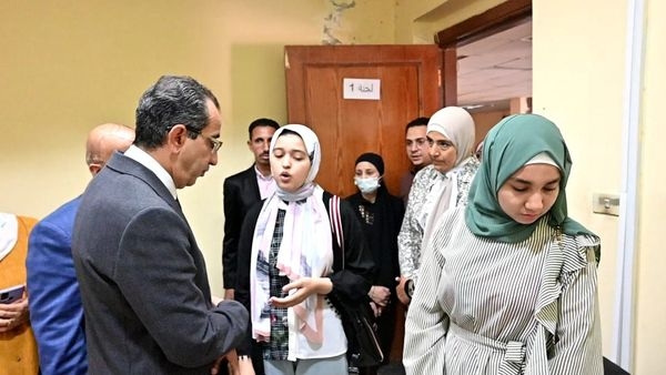 بدء إجراءات الكشف الطبي على الطلاب الجدد بجامعة الفيوم