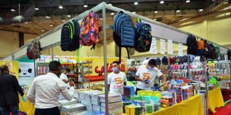 أولياء أمور مصر: موضة "السبلايز" بها كمية طلبات غريبة وتحولت لمافيا للمكتبات