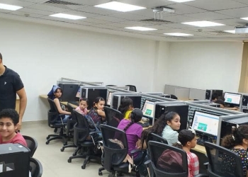 تدريب الأطفال على الذكاء الاصطناعي بجامعة قناة السويس بالتعاون مع وزارة الاتصالات