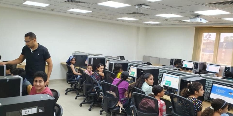 تدريب الأطفال على الذكاء الاصطناعي بجامعة قناة السويس بالتعاون مع وزارة الاتصالات
