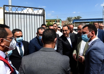 رئيس الوزراء يتفقد أعمال تطوير وتوسعة مدرسة قلهانة الابتدائية