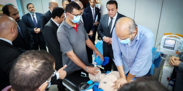 وزير الصحة: انشاء معاهد جديدة لـ «الأسنان والكلى وصحة المرأة والطفل»