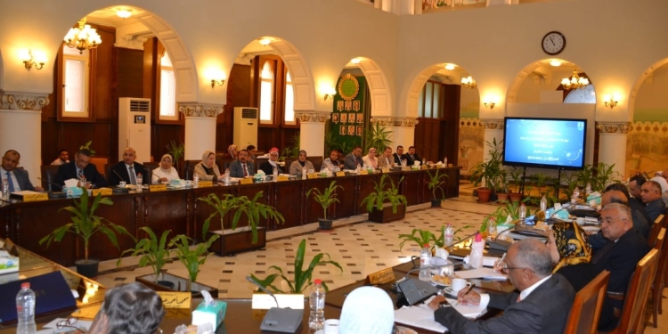 1000 منحة لطلبة دبلومات الدراسات العليا بكلية حقوق الإسكندرية 