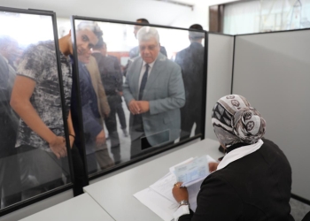 وزير التعليم العالي يتفقد مقر مكتب التنسيق بجامعة عين شمس