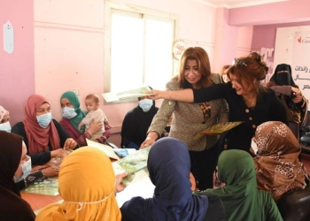 عدالة ومساندة تفتح فصلين لمحو الأمية للسيدات بمنيل شيحة بواقع 60 دارسة.. صور